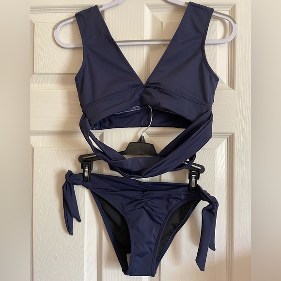 Sports Illustrated Swim Other - NWT VENUS 2-PC SET SPORTS ILLUSTRATED Two Piece Bikini -PLEASE READ DESCRIPTION